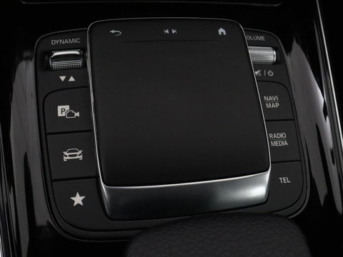 Mercedes-Benz GLA 250e Urban | Panoramadak | Stoelverwarming | Trekhaak | Carplay | Half leder | Camera | Navigatie | Widescreen | Park Assist | Climate control | Full LED