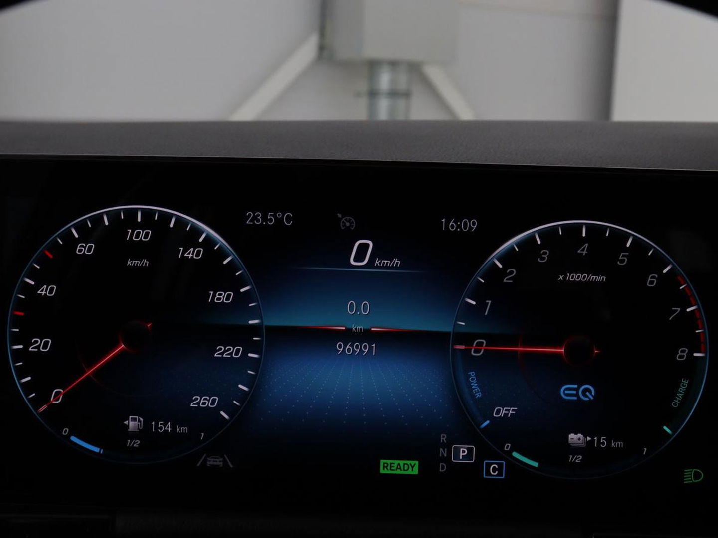 Mercedes-Benz GLA 250e Urban | Panoramadak | Stoelverwarming | Trekhaak | Carplay | Half leder | Camera | Navigatie | Widescreen | Park Assist | Climate control | Full LED