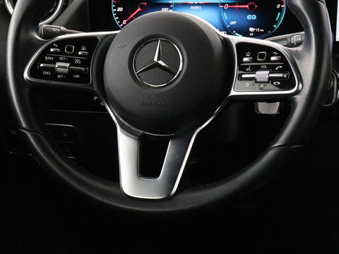 Mercedes-Benz GLA 250e Urban | Panoramadak | Stoelverwarming | Trekhaak | Carplay | Half leder | Camera | Navigatie | Widescreen | Park Assist | Climate control | Full LED