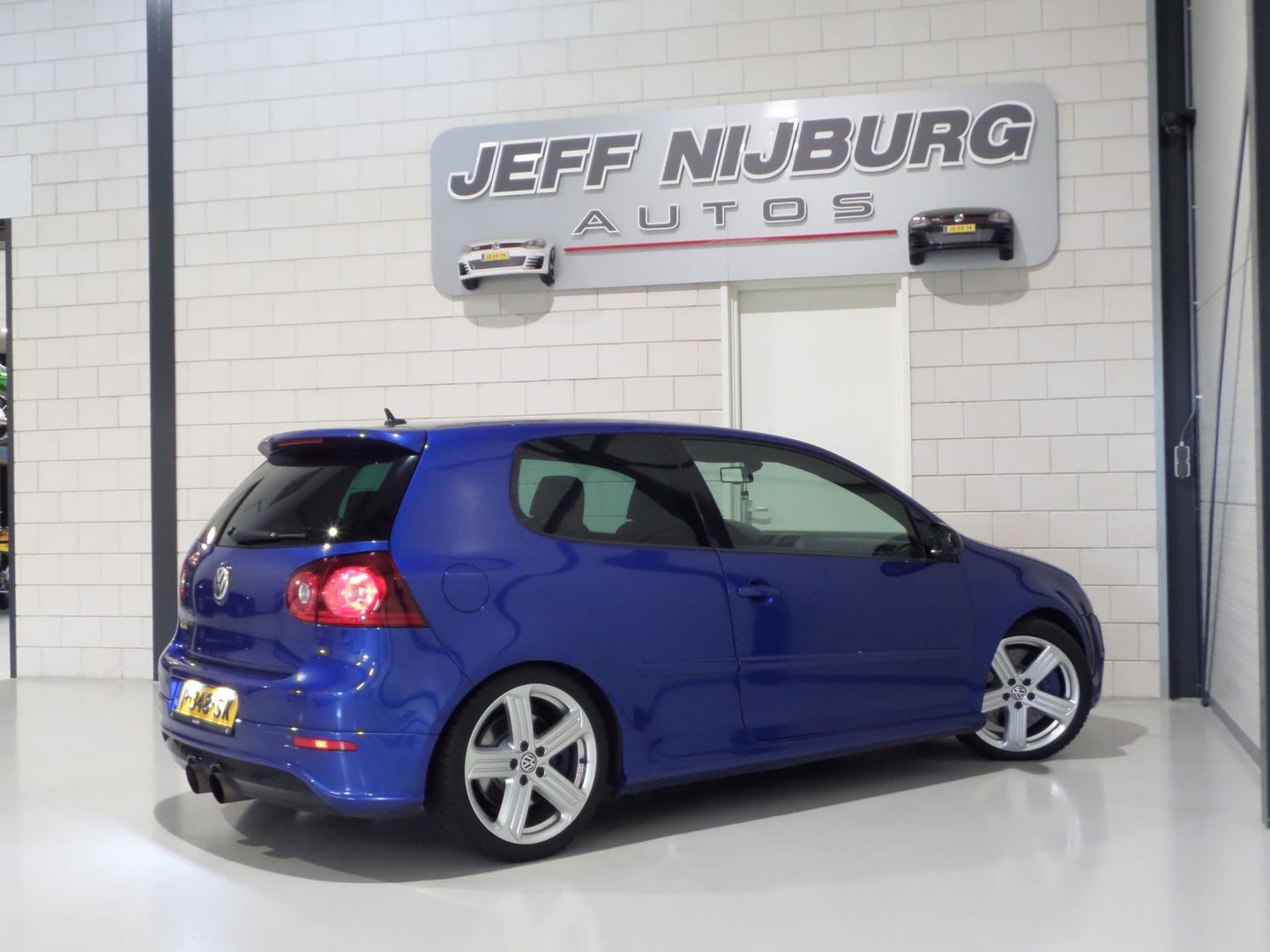 Volkswagen Golf 3.2 V6 R32 DSG Automaat Stoelverwarming Navigatie Bluetooth Alcantara Cruise-control 18"Cadiz velgen