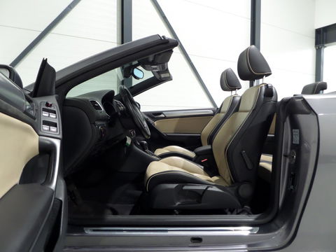 Volkswagen GOLF Cabriolet 1.4 TSI DSG Highline "Automaat" Xenon-LED Apple-Carplay Leer Stoelverwarming Camera Trekhaak DAB+