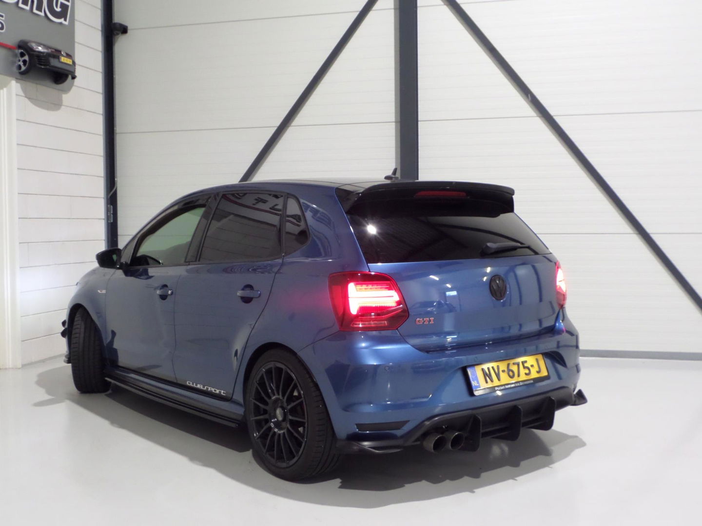 Volkswagen Polo 1.8 TSI GTI Full-LED Apple-Carplay Milltek Maxton OZ-velgen Big brake kit Stoelverwarming Dynaudio