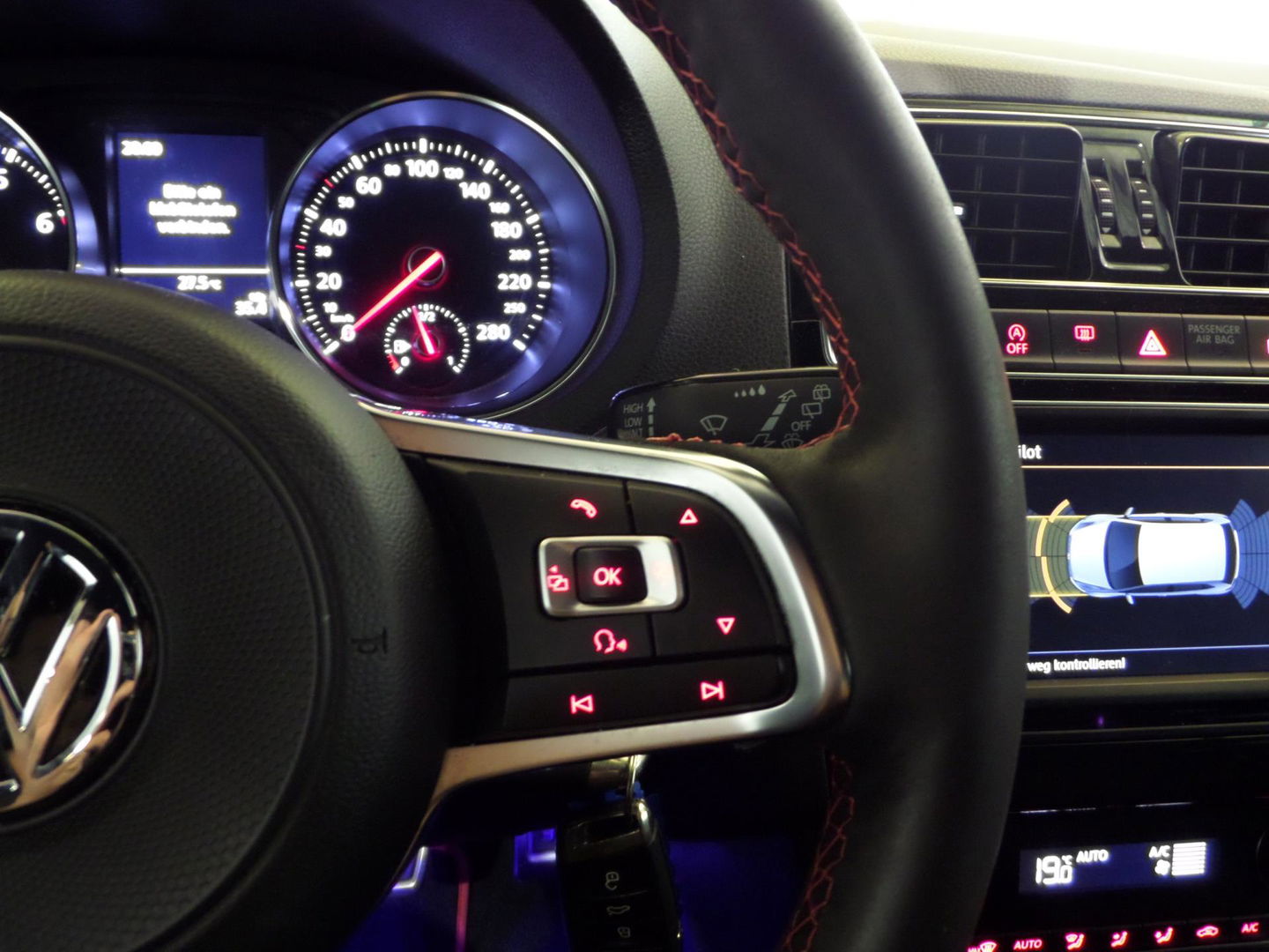 Volkswagen Polo 1.8 TSI GTI Full-LED Apple-Carplay Milltek Maxton OZ-velgen Big brake kit Stoelverwarming Dynaudio