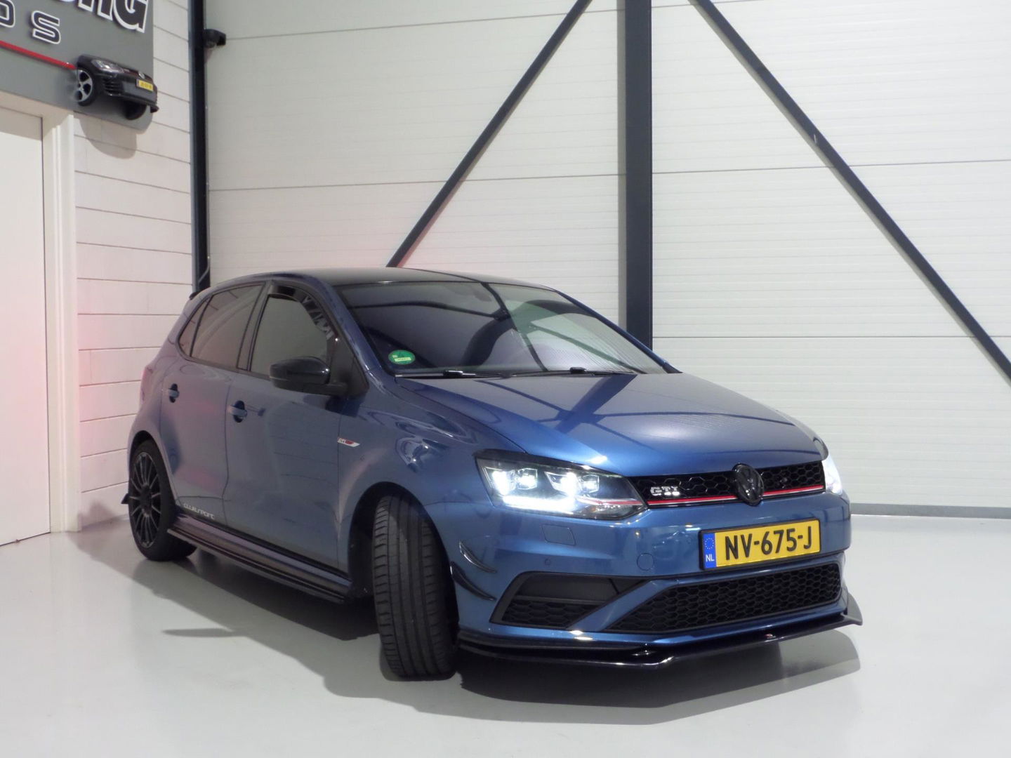 Volkswagen Polo 1.8 TSI GTI Full-LED Apple-Carplay Milltek Maxton OZ-velgen Big brake kit Stoelverwarming Dynaudio