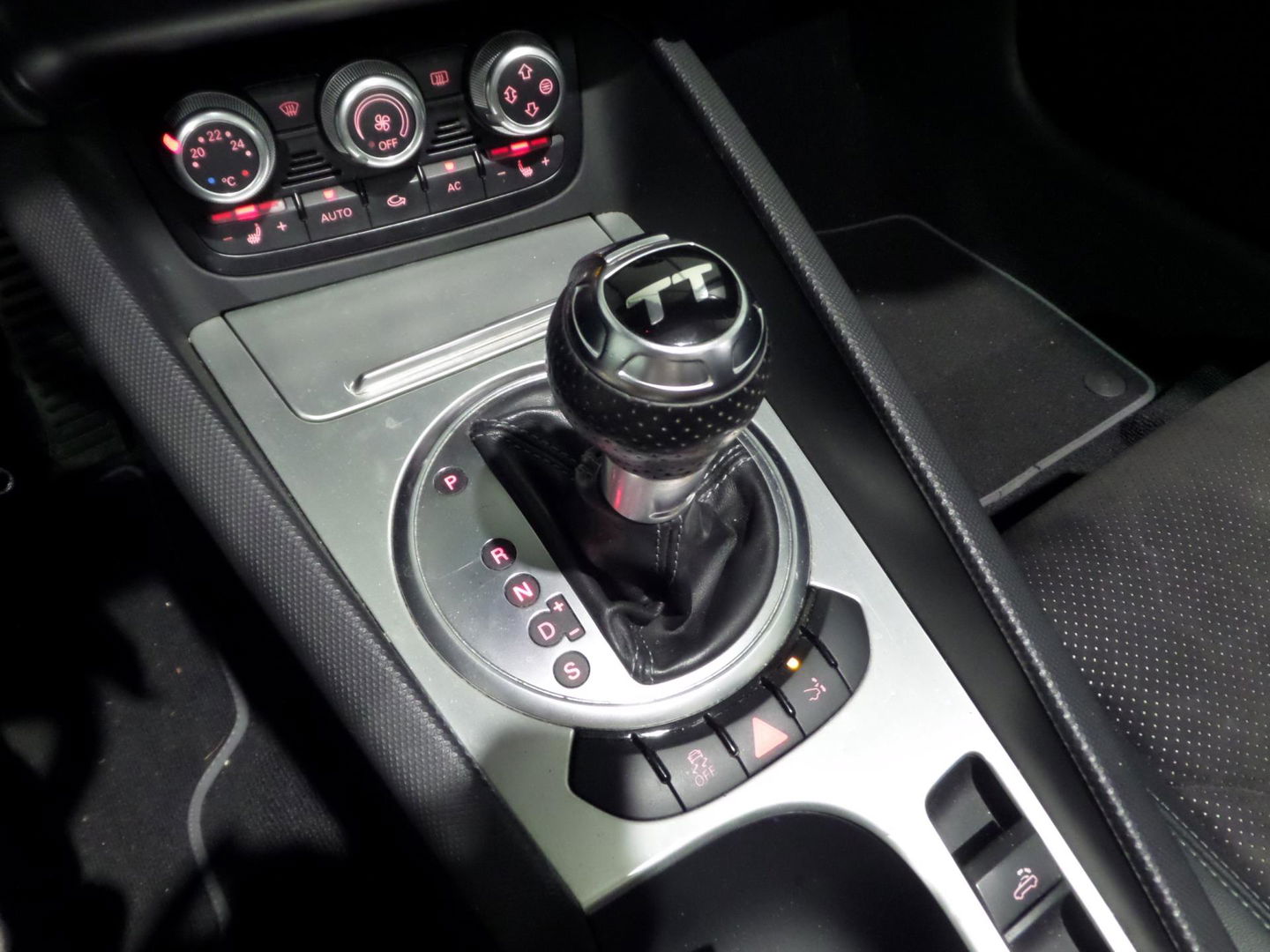 Audi TT Roadster 1.8 TFSI Advance Sport "Nieuwe ketting" "Automaat" 2x S-Line Xenon-LED Leder-Alcantara Stoelverwarming Navigatie