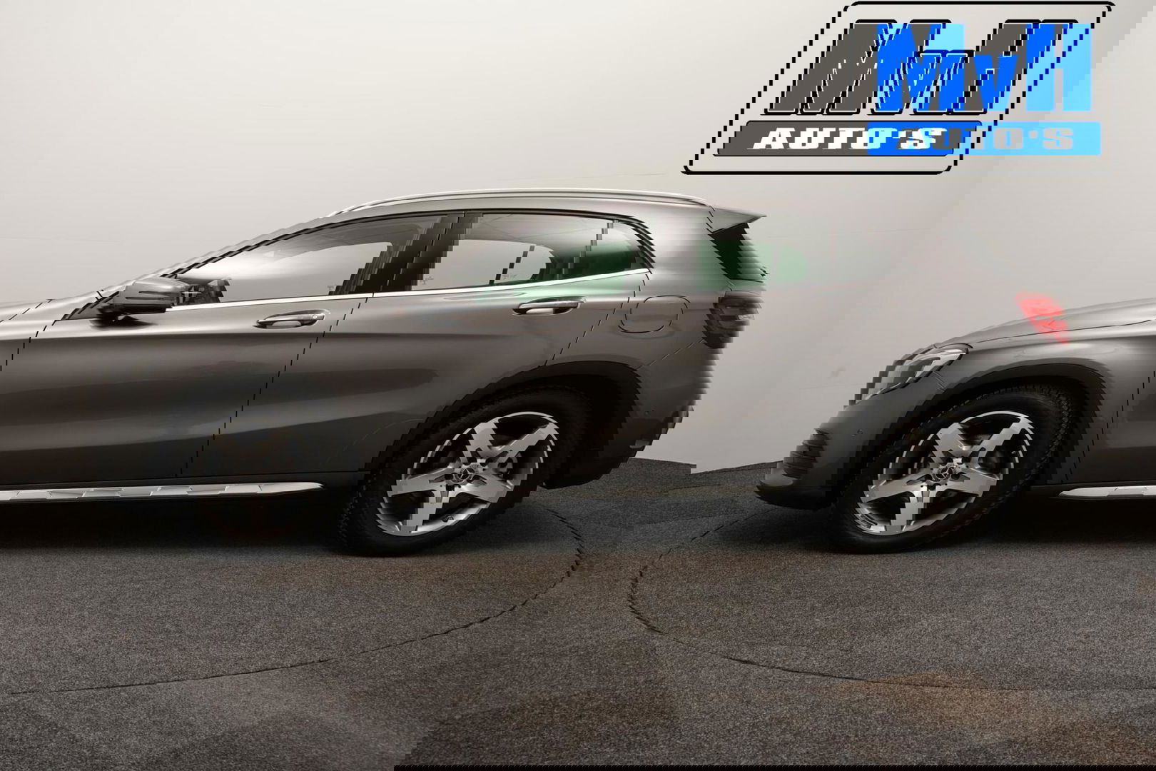 Mercedes-Benz GLA 180 Business Solution AMG|LED|CAMERA|NAP