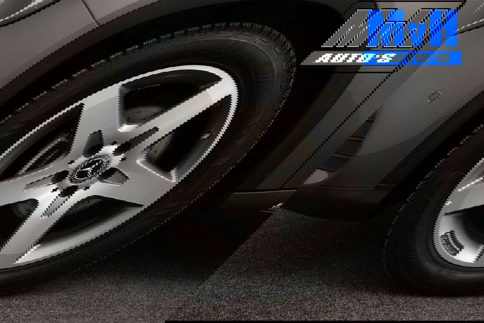 Mercedes-Benz GLA 180 Business Solution AMG|LED|CAMERA|NAP