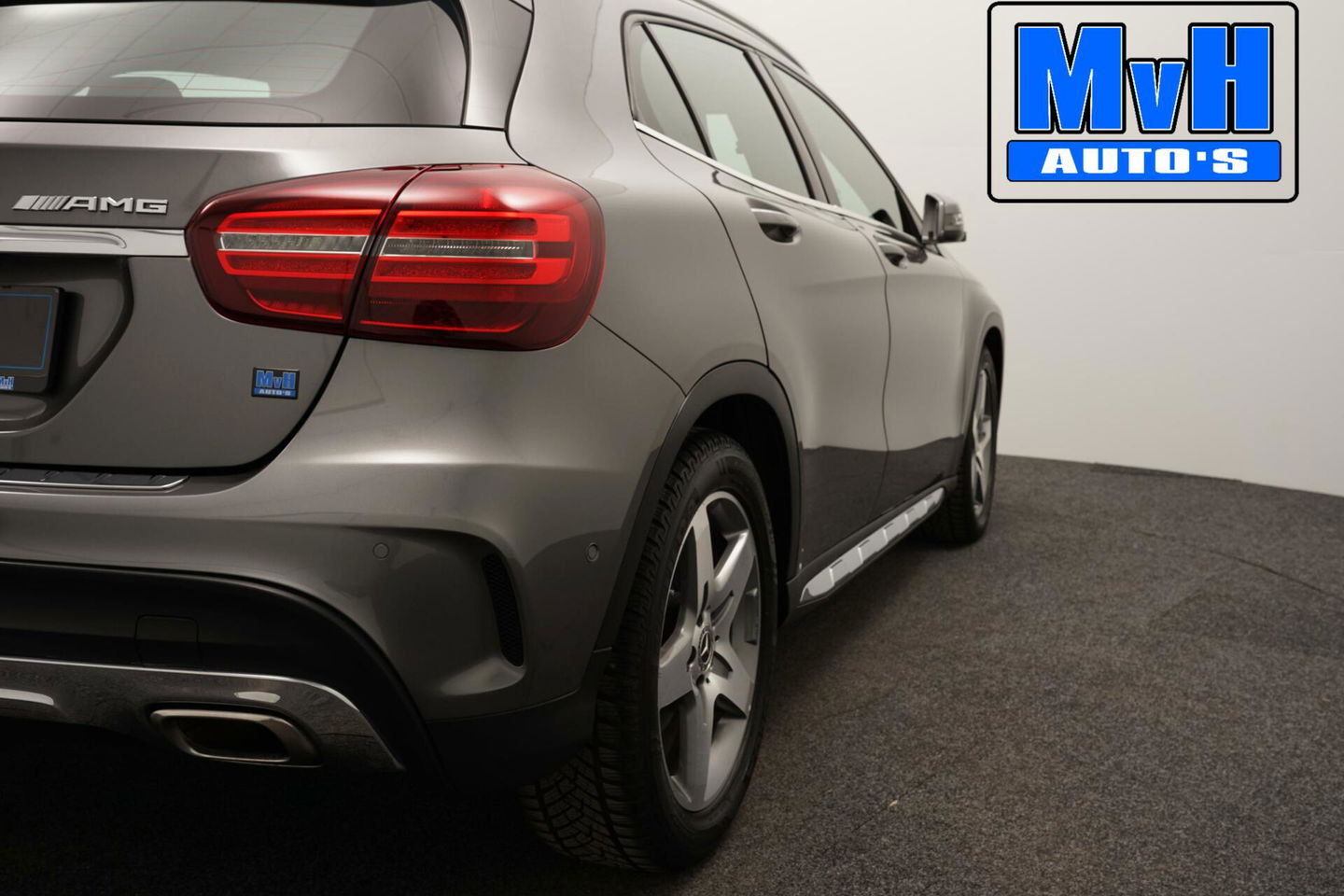 Mercedes-Benz GLA 180 Business Solution AMG|LED|CAMERA|NAP