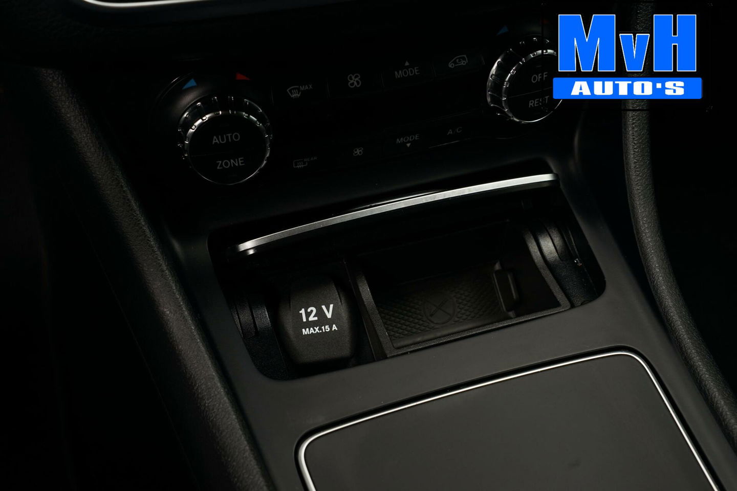 Mercedes-Benz GLA 180 Business Solution AMG|LED|CAMERA|NAP