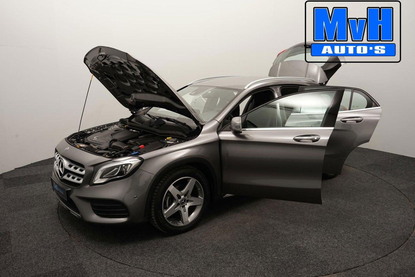 Mercedes-Benz GLA 180 Business Solution AMG|LED|CAMERA|NAP