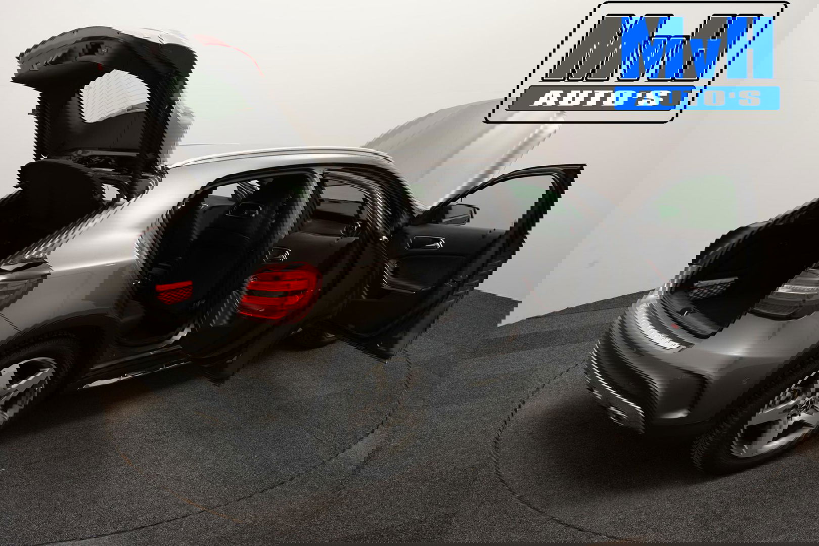Mercedes-Benz GLA 180 Business Solution AMG|LED|CAMERA|NAP