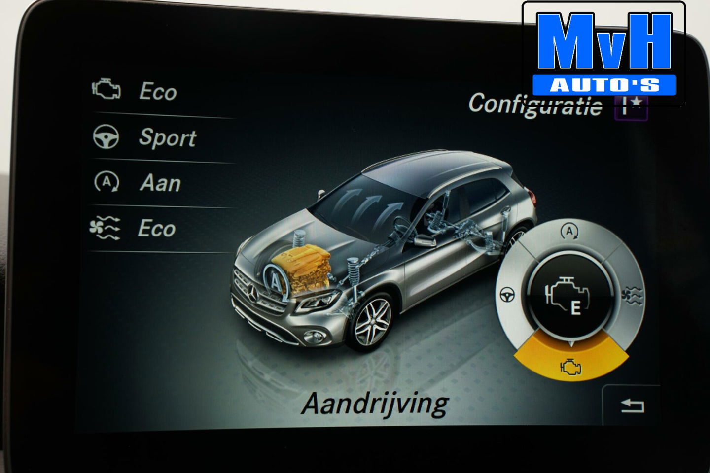 Mercedes-Benz GLA 180 Business Solution AMG|LED|CAMERA|NAP
