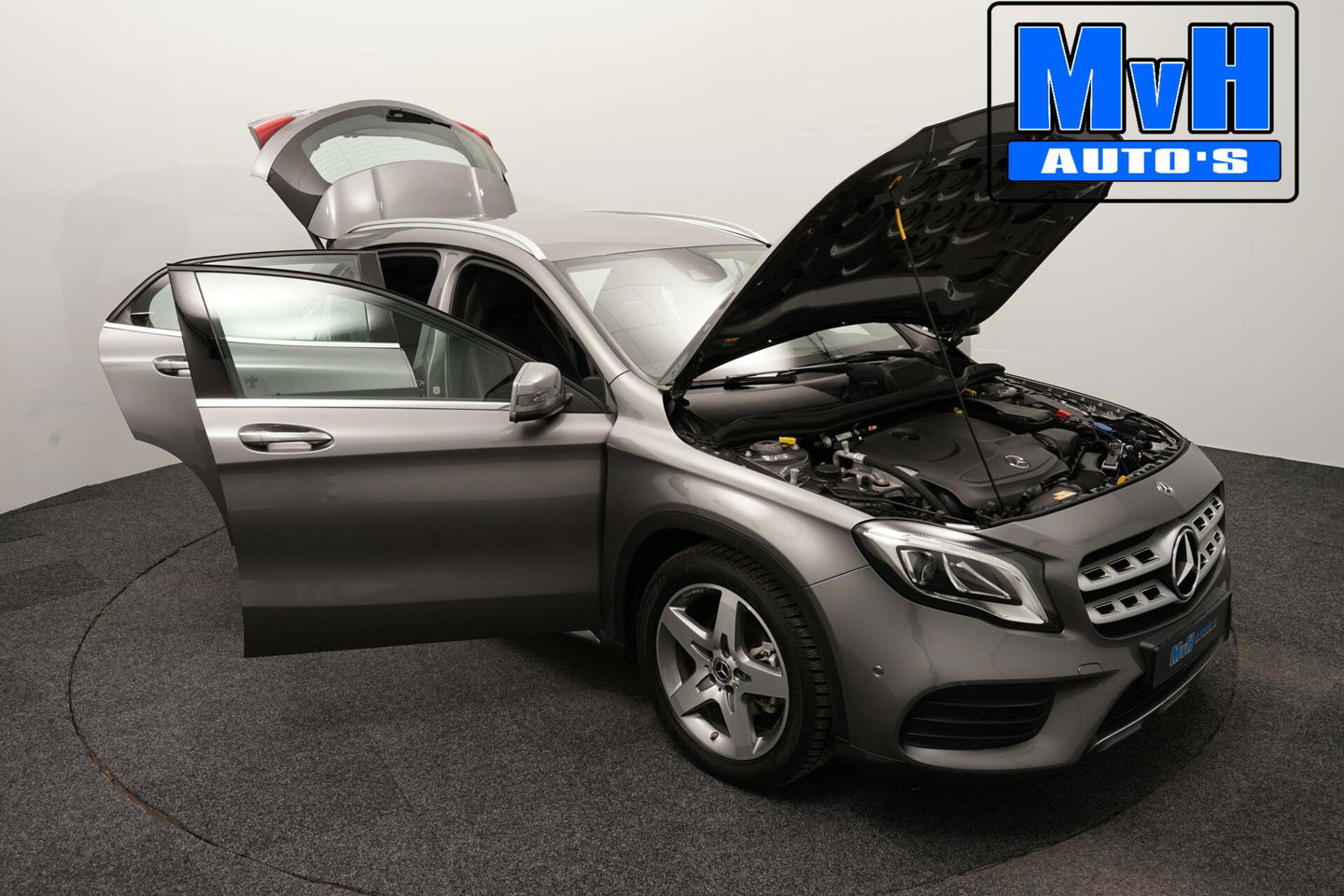 Mercedes-Benz GLA 180 Business Solution AMG|LED|CAMERA|NAP