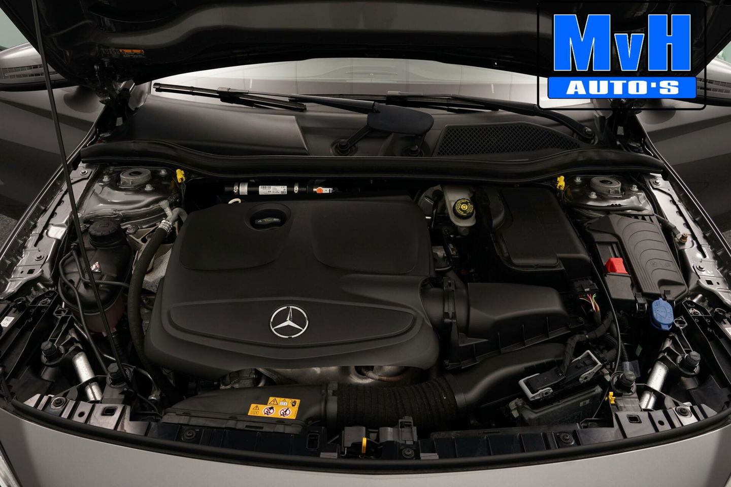 Mercedes-Benz GLA 180 Business Solution AMG|LED|CAMERA|NAP