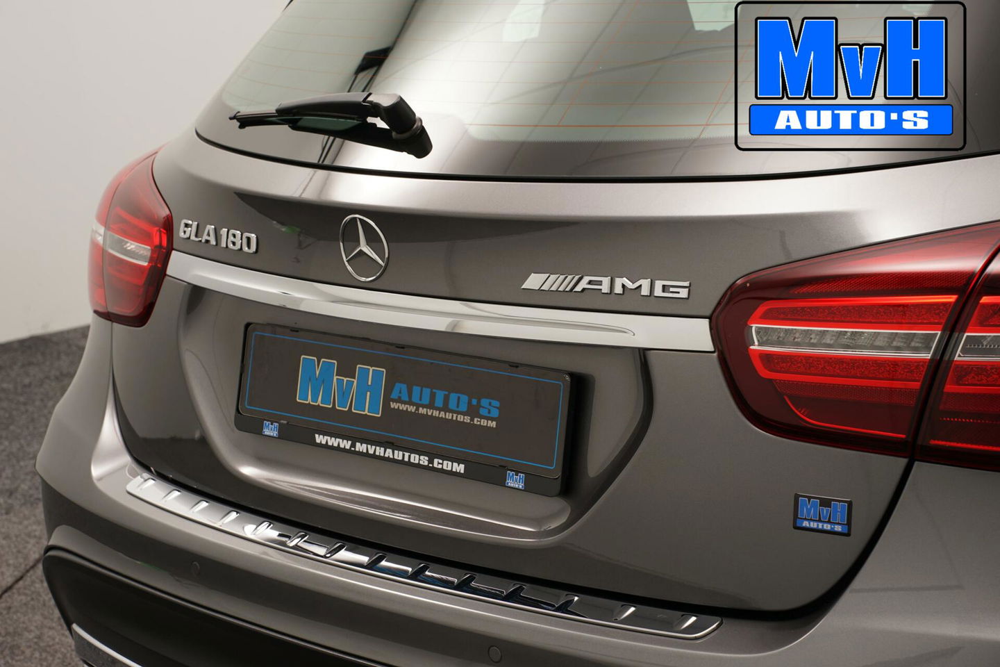 Mercedes-Benz GLA 180 Business Solution AMG|LED|CAMERA|NAP