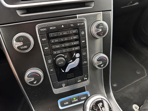 Volvo V60 2.4 D6 AWD Plug-In Hybrid R-Design Aut. *LEATHER-ALCANTARA | XENON | SPORT/HEATED-SEATS | NAVI-FULLMAP | ECC | PDC | CRUISE | 18''ALU | TOWBAR*