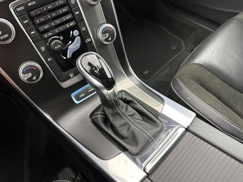 Volvo V60 2.4 D6 AWD Plug-In Hybrid R-Design Aut. *LEATHER-ALCANTARA | XENON | SPORT/HEATED-SEATS | NAVI-FULLMAP | ECC | PDC | CRUISE | 18''ALU | TOWBAR*