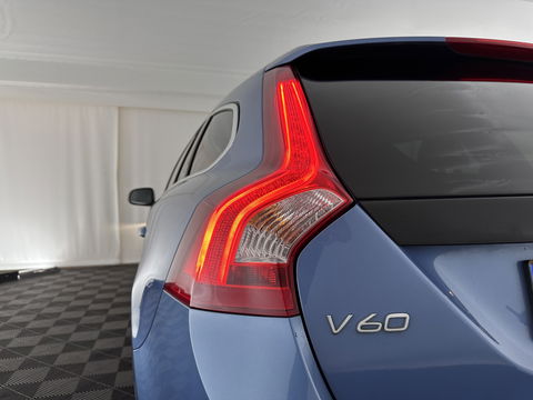 Volvo V60 2.4 D6 AWD Plug-In Hybrid R-Design Aut. *LEATHER-ALCANTARA | XENON | SPORT/HEATED-SEATS | NAVI-FULLMAP | ECC | PDC | CRUISE | 18''ALU | TOWBAR*