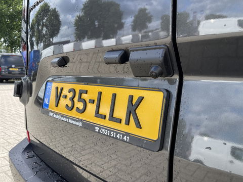 Ford Transit Custom 320 2.0 TDCI 136pk L2H1 Trend DC 6 persoons / NIEUW / BPM vrij! / rijklaar € 39.950 ex btw / lease vanaf € 715 / airco / cruise / camera / metallic lak / led koplampen / euro 6