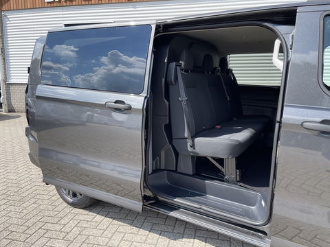 Ford Transit Custom 320 2.0 TDCI 136pk L2H1 Trend DC 6 persoons / NIEUW / BPM vrij! / rijklaar € 39.950 ex btw / lease vanaf € 715 / airco / cruise / camera / metallic lak / led koplampen / euro 6