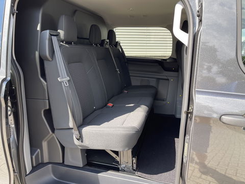 Ford Transit Custom 320 2.0 TDCI 136pk L2H1 Trend DC 6 persoons / NIEUW / BPM vrij! / rijklaar € 39.950 ex btw / lease vanaf € 715 / airco / cruise / camera / metallic lak / led koplampen / euro 6