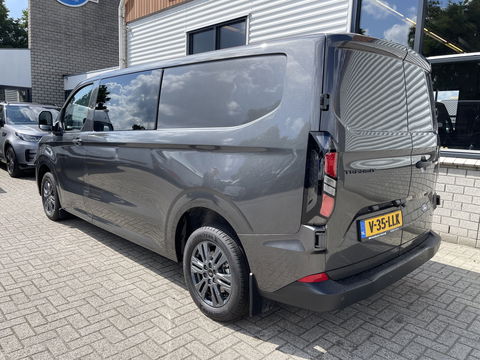 Ford Transit Custom 320 2.0 TDCI 136pk L2H1 Trend DC 6 persoons / NIEUW / BPM vrij! / rijklaar € 39.950 ex btw / lease vanaf € 715 / airco / cruise / camera / metallic lak / led koplampen / euro 6