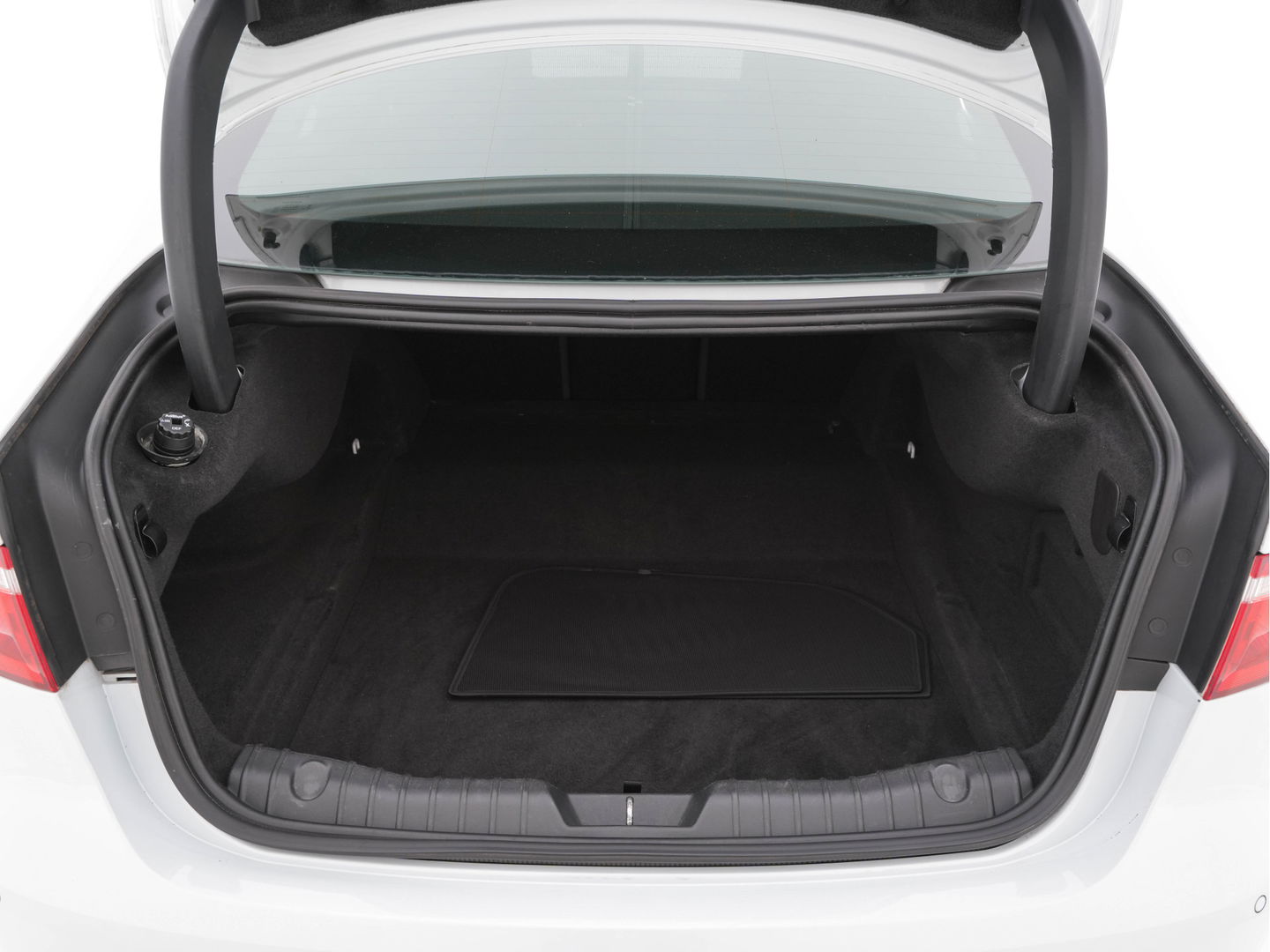 Jaguar XF 2.0d Portfolio R-Sportpack Aut. *LUXURY-LEATHER | BI-XENON | NAVI-FULLMAP | MERIDIAN-AUDIO | HEATED-COMFORTSEATS | CAMERA | AMBIENT-LIGHT | ECC | MEMORY-PACK | KEYLESS | PDC | AMBIENT-LIGHT | SHIFT-PADDLES | LANE-ASSIS