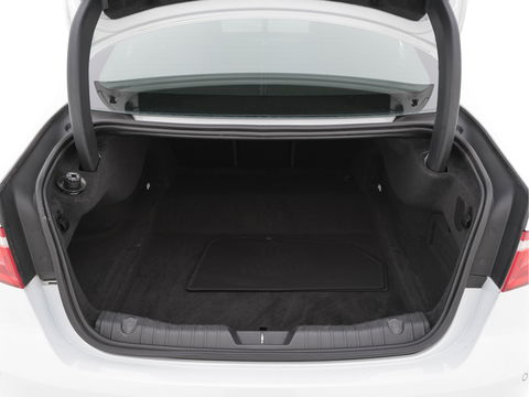 Jaguar XF 2.0d Portfolio R-Sportpack Aut. *LUXURY-LEATHER | BI-XENON | NAVI-FULLMAP | MERIDIAN-AUDIO | HEATED-COMFORTSEATS | CAMERA | AMBIENT-LIGHT | ECC | MEMORY-PACK | KEYLESS | PDC | AMBIENT-LIGHT | SHIFT-PADDLES | LANE-ASSIS