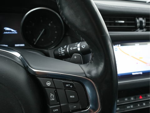 Jaguar XF 2.0d Portfolio R-Sportpack Aut. *LUXURY-LEATHER | BI-XENON | NAVI-FULLMAP | MERIDIAN-AUDIO | HEATED-COMFORTSEATS | CAMERA | AMBIENT-LIGHT | ECC | MEMORY-PACK | KEYLESS | PDC | AMBIENT-LIGHT | SHIFT-PADDLES | LANE-ASSIS