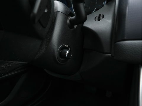 Jaguar XF 2.0d Portfolio R-Sportpack Aut. *LUXURY-LEATHER | BI-XENON | NAVI-FULLMAP | MERIDIAN-AUDIO | HEATED-COMFORTSEATS | CAMERA | AMBIENT-LIGHT | ECC | MEMORY-PACK | KEYLESS | PDC | AMBIENT-LIGHT | SHIFT-PADDLES | LANE-ASSIS