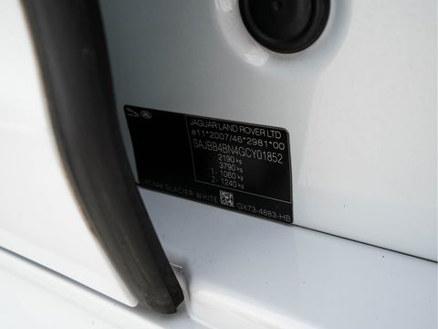 Jaguar XF 2.0d Portfolio R-Sportpack Aut. *LUXURY-LEATHER | BI-XENON | NAVI-FULLMAP | MERIDIAN-AUDIO | HEATED-COMFORTSEATS | CAMERA | AMBIENT-LIGHT | ECC | MEMORY-PACK | KEYLESS | PDC | AMBIENT-LIGHT | SHIFT-PADDLES | LANE-ASSIS