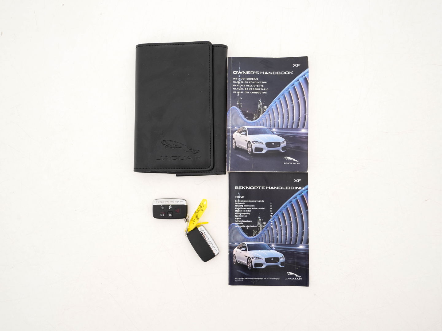 Jaguar XF 2.0d Portfolio R-Sportpack Aut. *LUXURY-LEATHER | BI-XENON | NAVI-FULLMAP | MERIDIAN-AUDIO | HEATED-COMFORTSEATS | CAMERA | AMBIENT-LIGHT | ECC | MEMORY-PACK | KEYLESS | PDC | AMBIENT-LIGHT | SHIFT-PADDLES | LANE-ASSIS