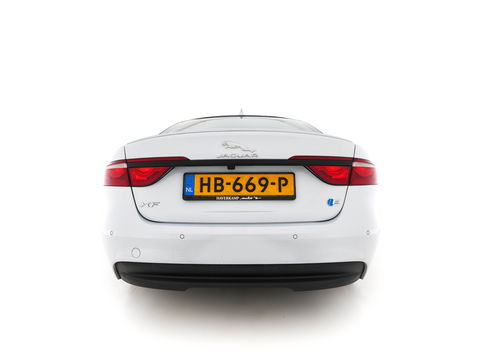 Jaguar XF 2.0d Portfolio R-Sportpack Aut. *LUXURY-LEATHER | BI-XENON | NAVI-FULLMAP | MERIDIAN-AUDIO | HEATED-COMFORTSEATS | CAMERA | AMBIENT-LIGHT | ECC | MEMORY-PACK | KEYLESS | PDC | AMBIENT-LIGHT | SHIFT-PADDLES | LANE-ASSIS