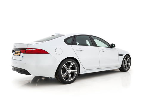 Jaguar XF 2.0d Portfolio R-Sportpack Aut. *LUXURY-LEATHER | BI-XENON | NAVI-FULLMAP | MERIDIAN-AUDIO | HEATED-COMFORTSEATS | CAMERA | AMBIENT-LIGHT | ECC | MEMORY-PACK | KEYLESS | PDC | AMBIENT-LIGHT | SHIFT-PADDLES | LANE-ASSIS