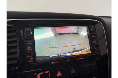 Mitsubishi Outlander 2.0 PHEV Instyle Pano Camera LED Trekhaak Clima Cruise Navi PDC 18''LMV