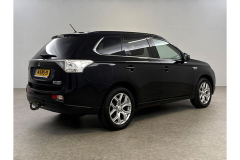 Mitsubishi Outlander 2.0 PHEV Instyle Pano Camera LED Trekhaak Clima Cruise Navi PDC 18''LMV