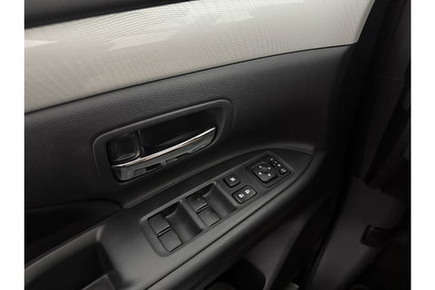 Mitsubishi Outlander 2.0 PHEV Instyle Pano Camera LED Trekhaak Clima Cruise Navi PDC 18''LMV