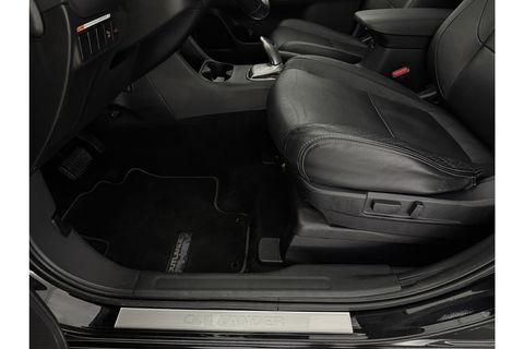 Mitsubishi Outlander 2.0 PHEV Instyle Pano Camera LED Trekhaak Clima Cruise Navi PDC 18''LMV