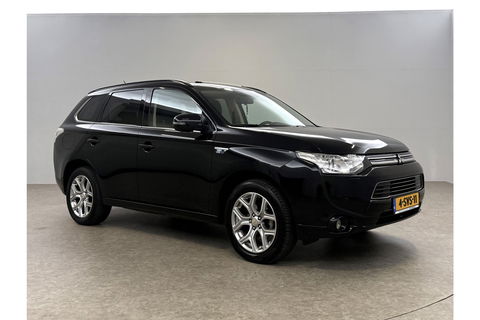Mitsubishi Outlander 2.0 PHEV Instyle Pano Camera LED Trekhaak Clima Cruise Navi PDC 18''LMV