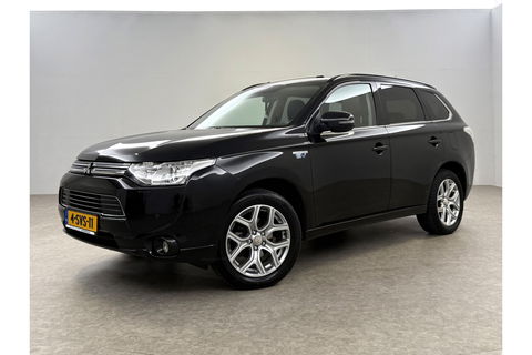 Mitsubishi Outlander 2.0 PHEV Instyle Pano Camera LED Trekhaak Clima Cruise Navi PDC 18''LMV