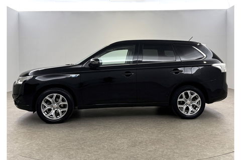 Mitsubishi Outlander 2.0 PHEV Instyle Pano Camera LED Trekhaak Clima Cruise Navi PDC 18''LMV
