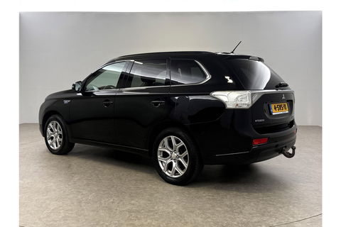 Mitsubishi Outlander 2.0 PHEV Instyle Pano Camera LED Trekhaak Clima Cruise Navi PDC 18''LMV