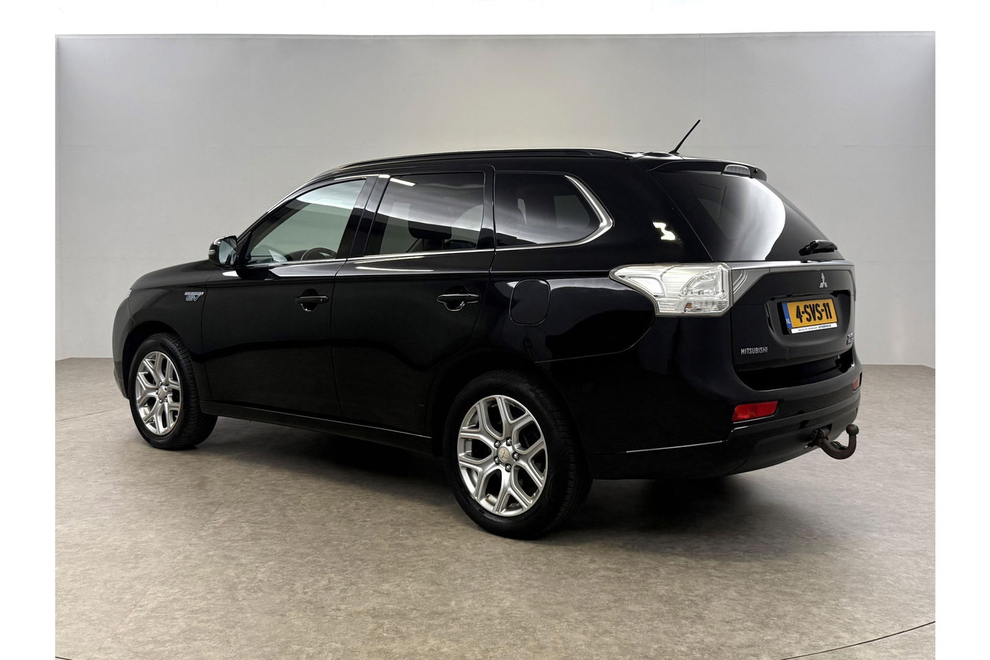 Mitsubishi Outlander 2.0 PHEV Instyle Pano Camera LED Trekhaak Clima Cruise Navi PDC 18''LMV