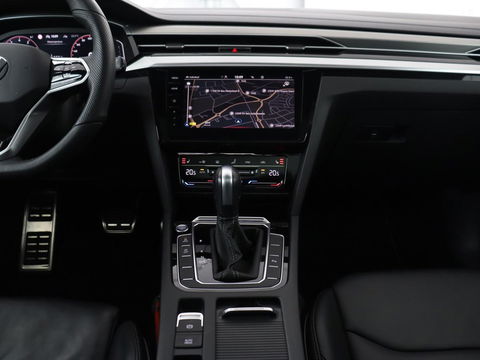 Volkswagen Arteon Shooting Brake 2.0 TSI R-Line Business+ | Panoramadak | Head-Up | Leder | Harman/Kardon | Massage | Matrix LED | Stoelverwarming | Trekhaak | Adaptive cruise