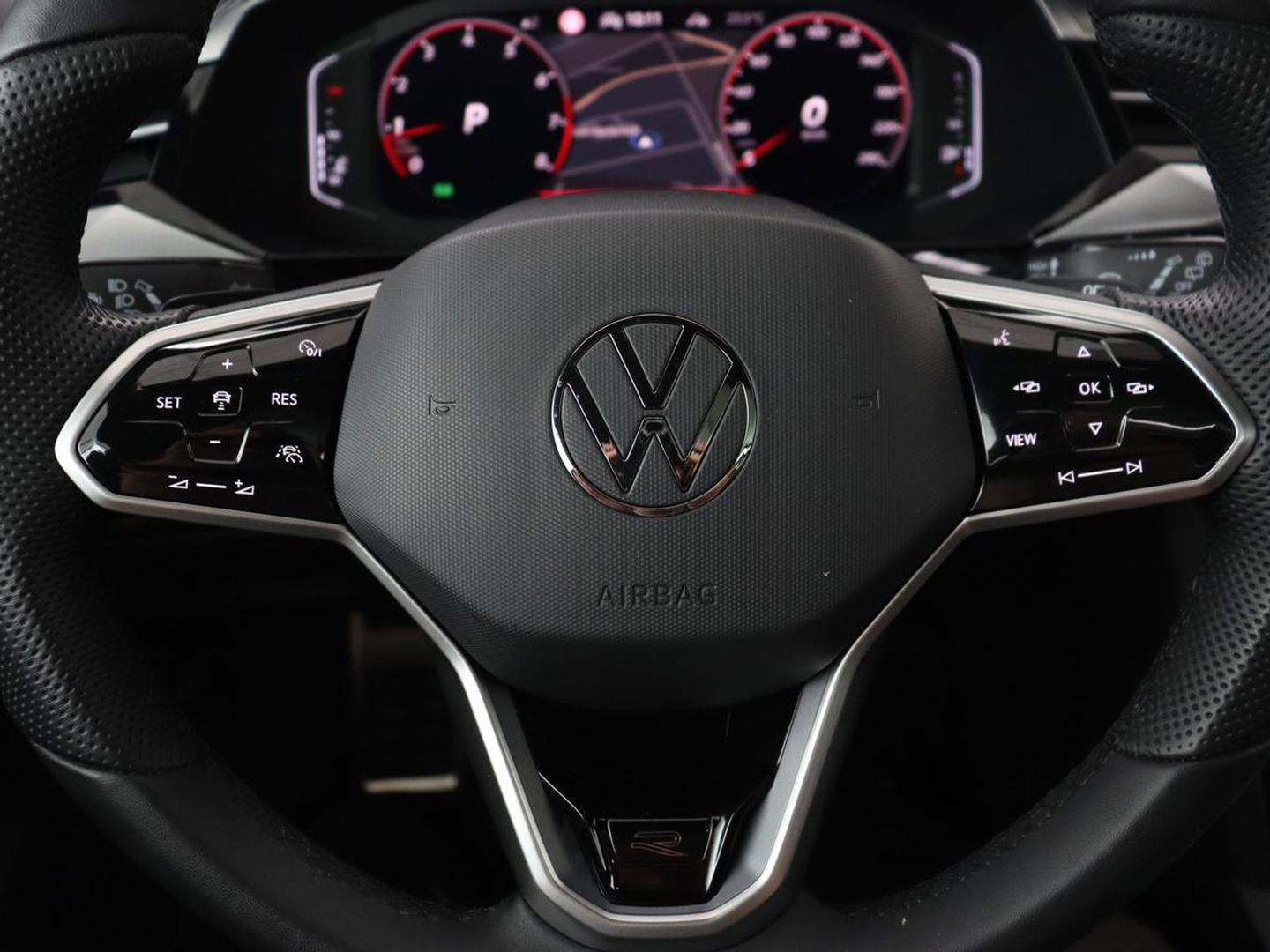 Volkswagen Arteon Shooting Brake 2.0 TSI R-Line Business+ | Panoramadak | Head-Up | Leder | Harman/Kardon | Massage | Matrix LED | Stoelverwarming | Trekhaak | Adaptive cruise
