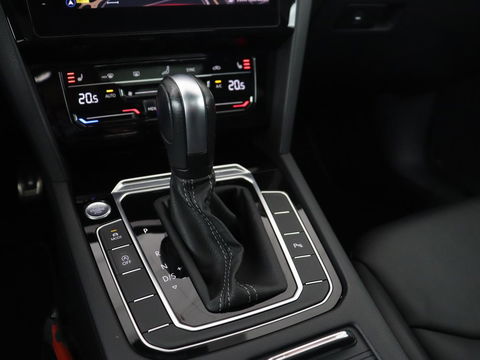 Volkswagen Arteon Shooting Brake 2.0 TSI R-Line Business+ | Panoramadak | Head-Up | Leder | Harman/Kardon | Massage | Matrix LED | Stoelverwarming | Trekhaak | Adaptive cruise