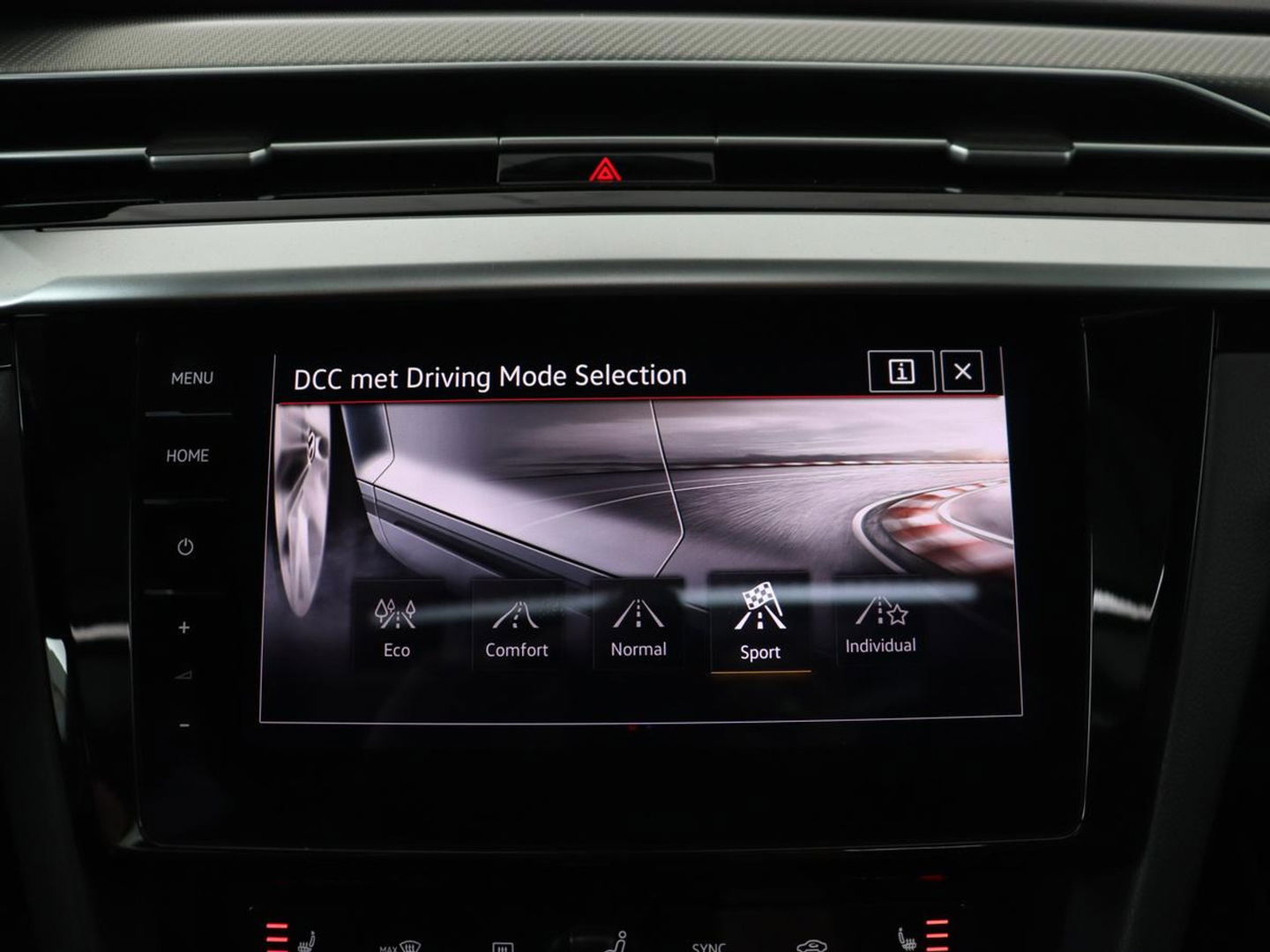 Volkswagen Arteon Shooting Brake 2.0 TSI R-Line Business+ | Panoramadak | Head-Up | Leder | Harman/Kardon | Massage | Matrix LED | Stoelverwarming | Trekhaak | Adaptive cruise