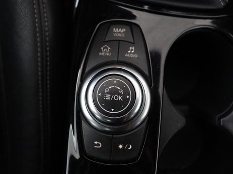 Infiniti Q30 1.6t Business Executive | Panoramadak | Leder | Stoelverwarming | Trekhaak | Navigatie | Climate control | Cruise control