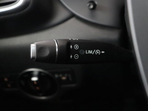 Infiniti Q30 1.6t Business Executive | Panoramadak | Leder | Stoelverwarming | Trekhaak | Navigatie | Climate control | Cruise control