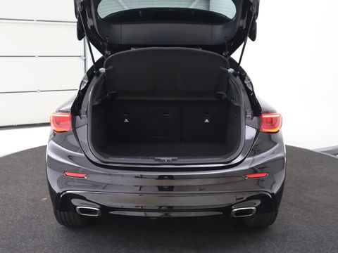 Infiniti Q30 1.6t Business Executive | Panoramadak | Leder | Stoelverwarming | Trekhaak | Navigatie | Climate control | Cruise control
